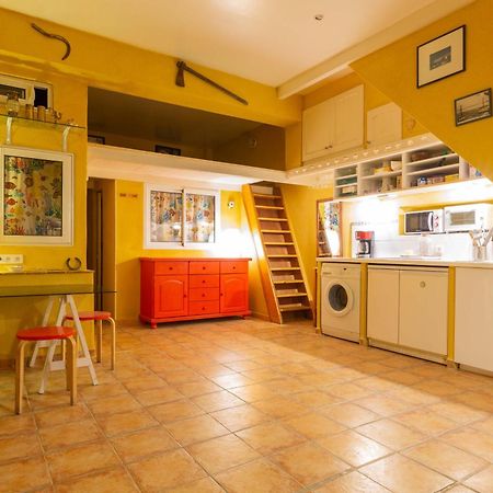 Dorm Hostel Camp Backpackers Marseille Exterior photo